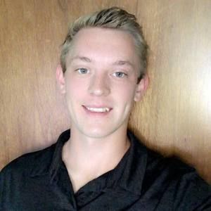 Meet your Posher, Derrick